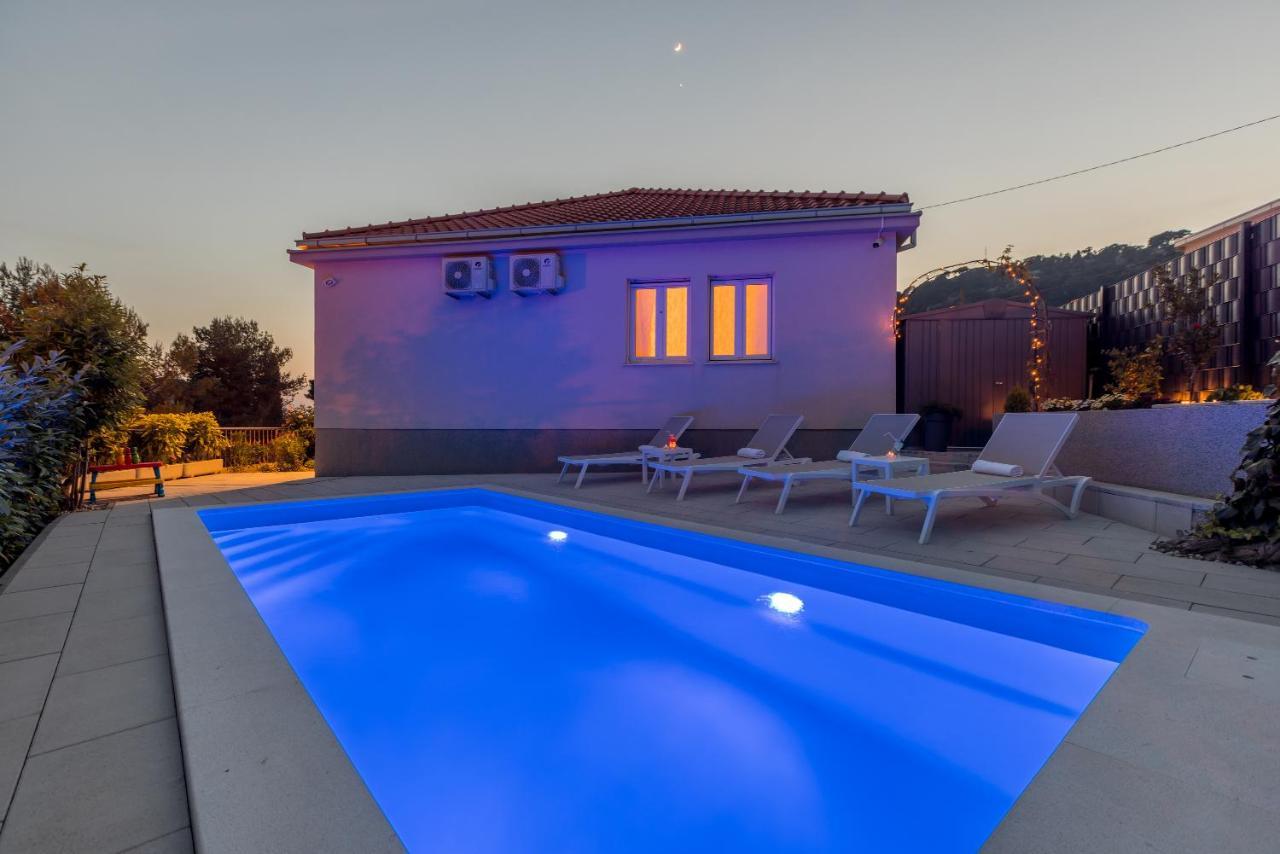 Villa Katess With Heated Pool สปลิท ภายนอก รูปภาพ