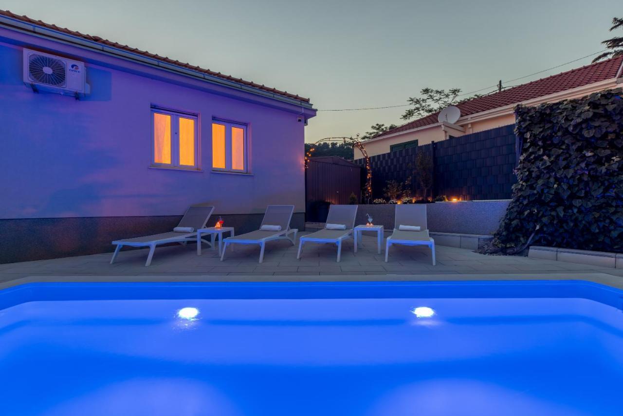Villa Katess With Heated Pool สปลิท ภายนอก รูปภาพ